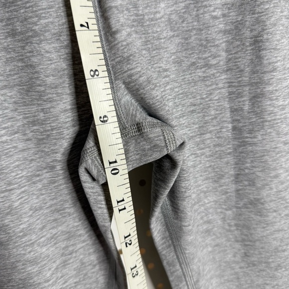 ALO Yoga Women's Gray Leggings - Picture 5 of 10